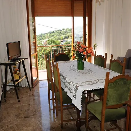 Casa Di Erika アパート ヴァラッツェ