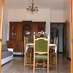 Casa Di Erika アパート ヴァラッツェ